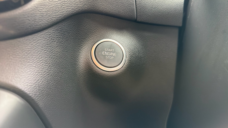 Volvo XC40 2.0 B3P Plus Black Edition 5dr Auto Petrol Estate